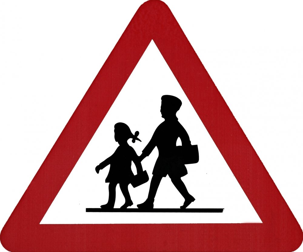 Πώς μειώνουμε τον κίνδυνο όταν οδηγούμε τα παιδιά στο δρόμο;