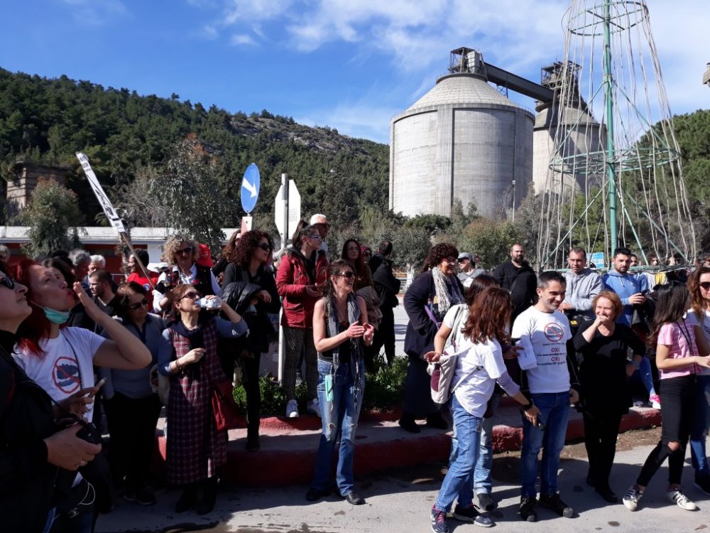 Βόλος: Πορεία και δρώμενα κατά της καύσης σκουπιδιών με συμμετοχή χιλιάδων πολιτών