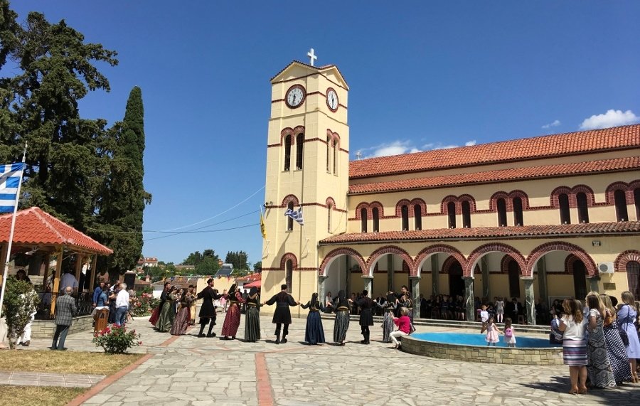 Με λαμπρότητα ο εορτασμός των Αγίων Κωνσταντίνου και Ελένης στο Βελεστίνο