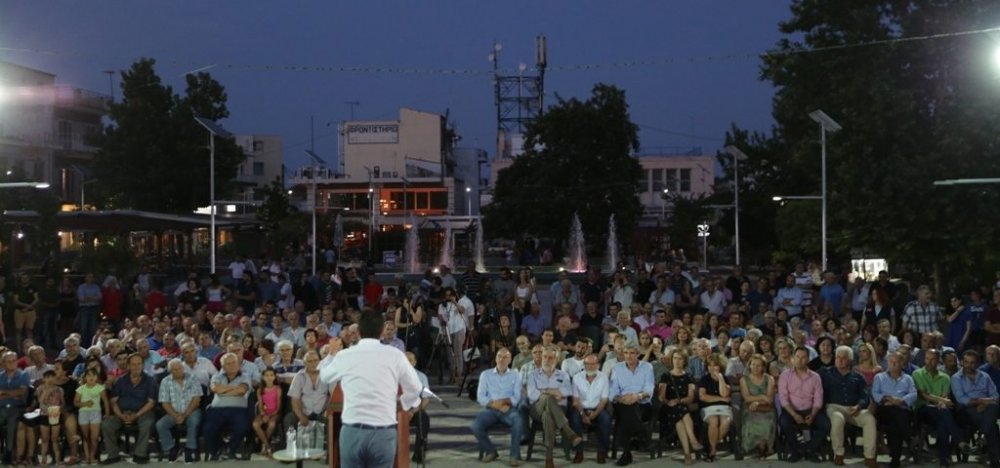 "Εντυπωσιακή σε όγκο συγκέντρωση του Χρ. Μπουκώρου στον Αλμυρό"