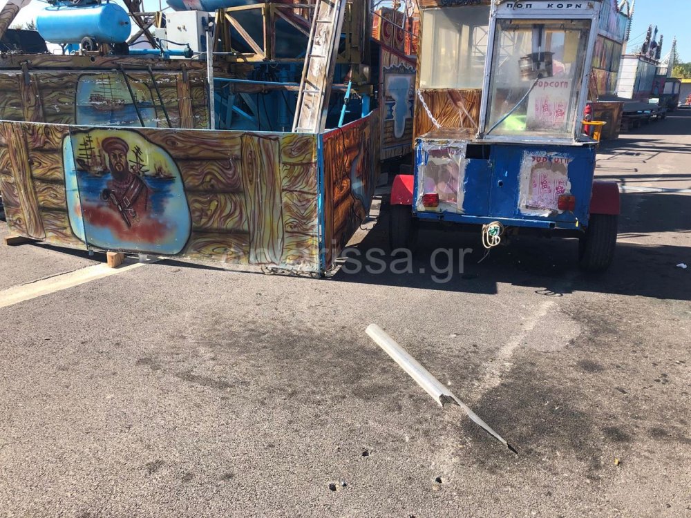 Παζάρι Λάρισας: Παρ` ολίγον ατύχημα με αντικείμενο που ξεκόλλησε στο Καράβι