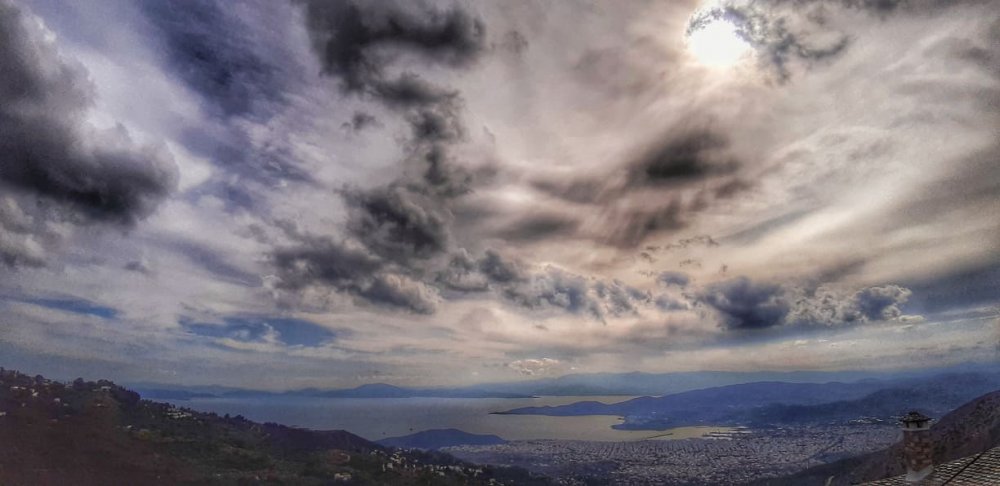 Η θέα από το μπαλκόνι του Πηλίου