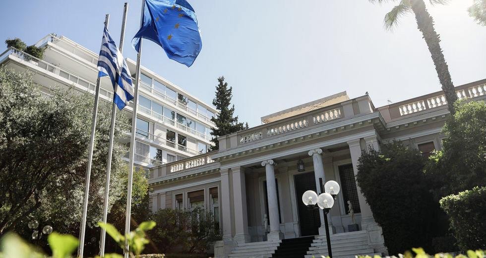 Νέα μέτρα για τον περιορισμό του κορωνοϊού