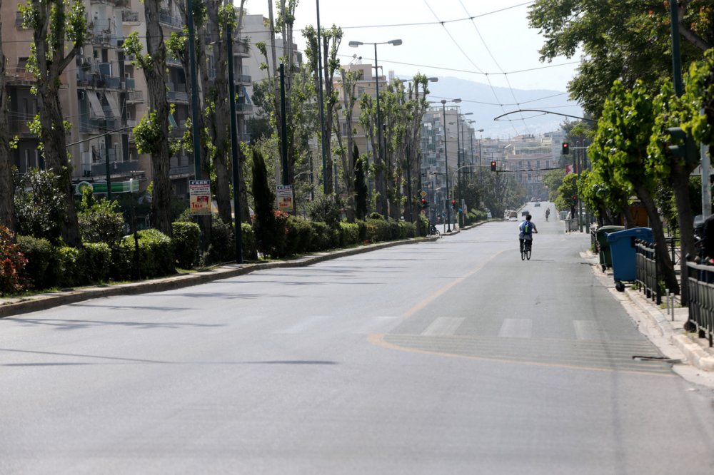 Απαγορεύονται οι συναθροίσεις άνω των δέκα ατόμων