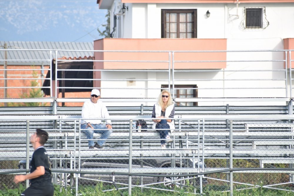 Εγκατάσταση κερκίδων ύψους 20.000 ευρώ στο γήπεδο Στεφανοβικείου από τον Δήμο Ρήγα Φεραίου