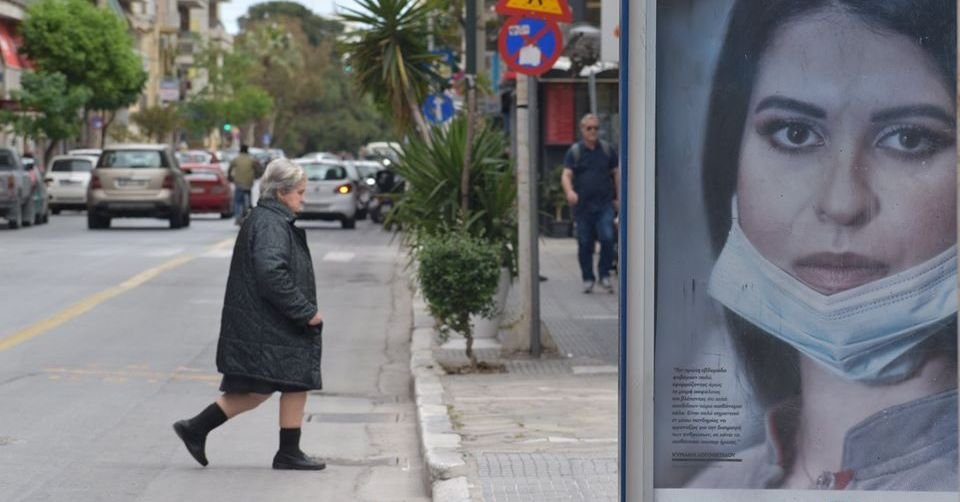 Κορωνοϊός: Μάσκα σε όλους τους κλειστούς χώρους – Τι εισηγούνται οι λοιμωξιολόγοι