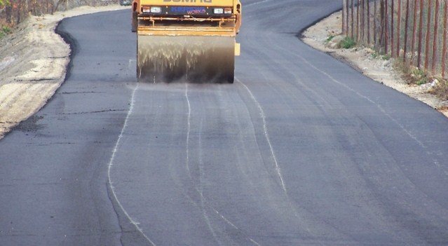 Επιτέλους, φαίνεται πως προχωρά η αποκατάσταση εσωτερικής οδοποίας στο Βελεστίνο