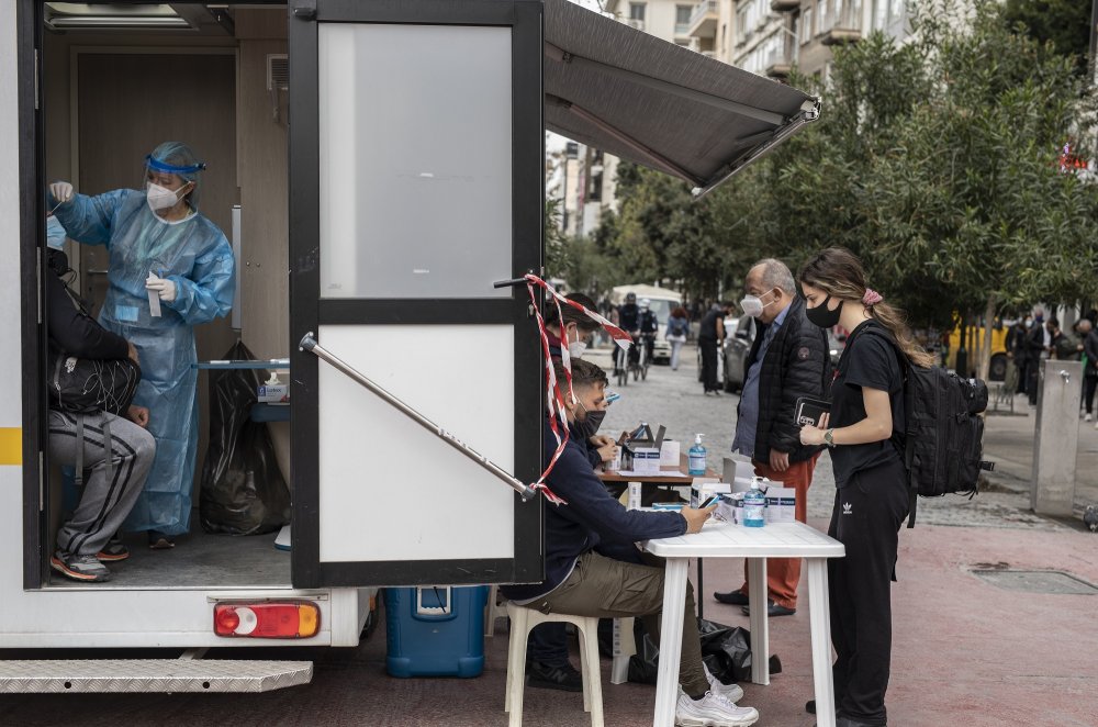 ΕΟΔΥ: 1.718 νέα κρούσματα - 52 θάνατοι - 780 διασωληνωμένοι