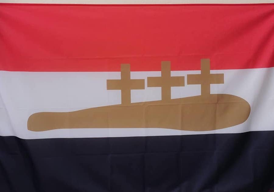 Η σημαία του Ρήγα στα σχολεία να συνοδεύεται από κείμενο επεξήγησης των συμβολισμών