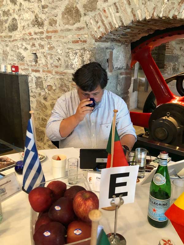 Μήλα ΖΑΓΟΡΙΝ ΚΑΙ Διεθνής Διαγωνισμός Ελαιολάδου  "ΑΤΗΕΝΑ 2021"