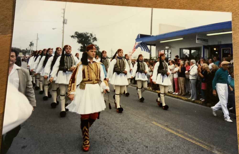 Ο Εύζωνας που παρήλασε σε Νέα Υόρκη και Φλόριντα