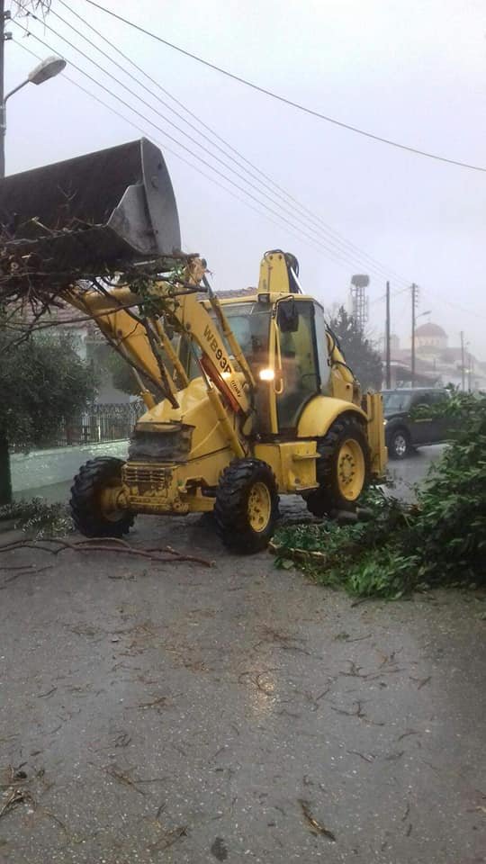 Επί ποδός και τα συνεργεία του Δήμου για τις ζημιές του "Διομήδη"