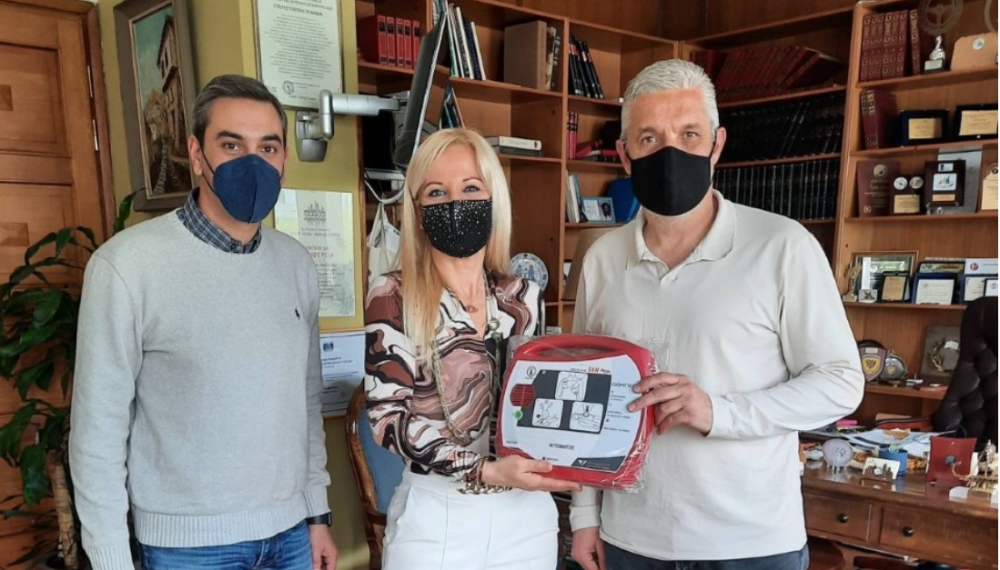 Δωρεά απινιδωτή στην ΕΠΣΘ από την Περιφέρεια Θεσσαλίας