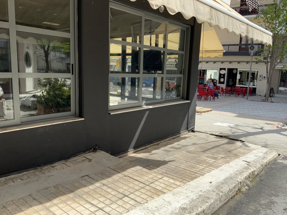 Eνοικιάζεται κατάστημα στον πεζόδρομο Βελεστίνου