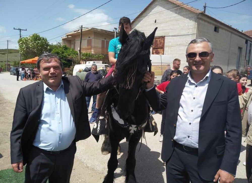 Μεγάλη η φιλία μας, ακόμα μεγαλύτερη η αξία σου 