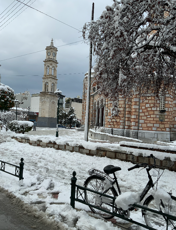 Βόλτα στον χιονισμένο Βόλο