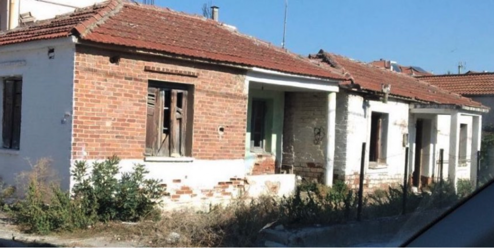 Πωλείται οικόπεδο με κτίσματα στο Βελεστίνο