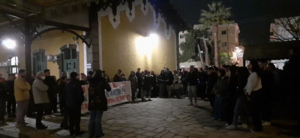 Οι φοιτητές στέλνουν μήνυμα: "Οι νεκροί μας- τα κέρδη τους"