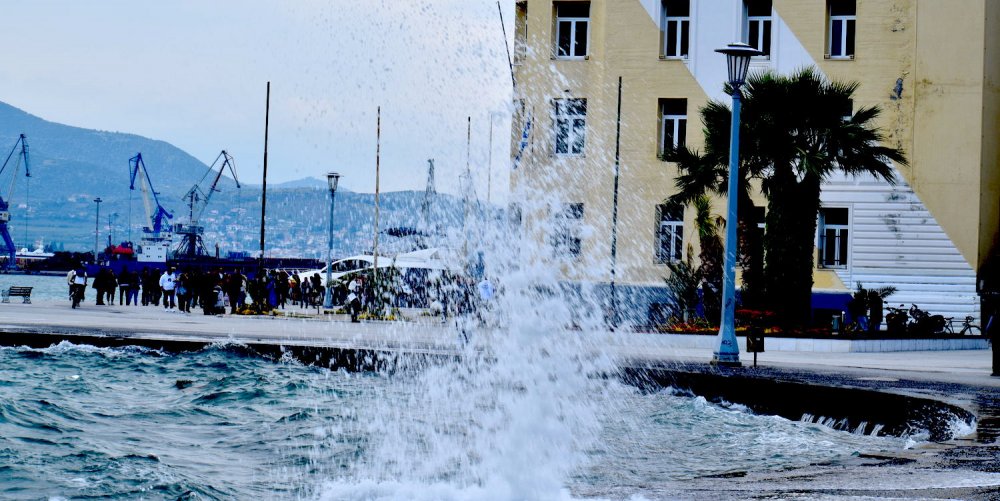 Καταιγίδες και χαλάζι από το απόγευμα – Προειδοποίηση για επικίνδυνα φαινόμενα από το ύψος της Θεσσαλίας