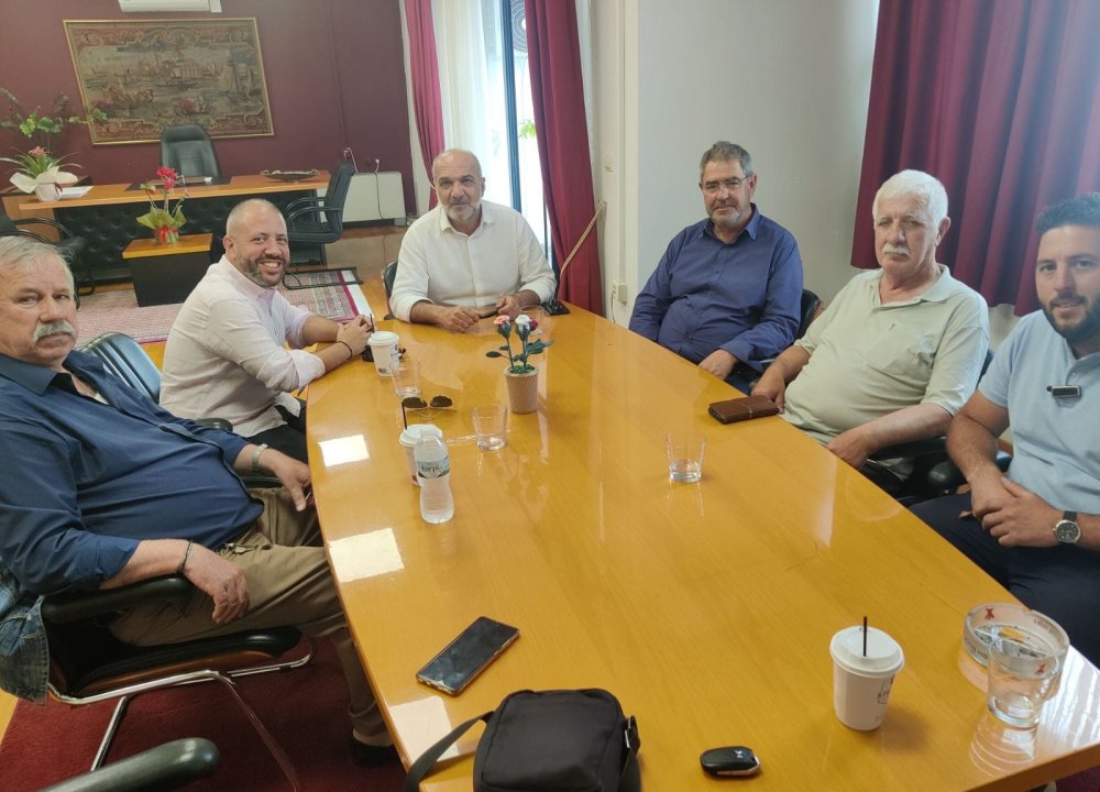 Μεϊκόπουλος και κλιμάκιο του ΣΥΡΙΖΑ-ΠΣ στον Δήμαρχο Αλμυρού