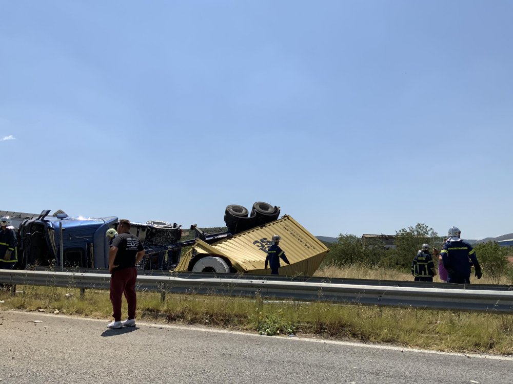 Ντεραπάρισε νταλίκα στα όρια του Δήμου