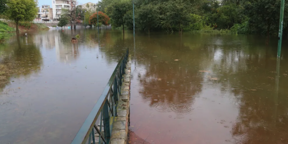 Αστικά λύματα διοχετεύονται στον Πηνειό