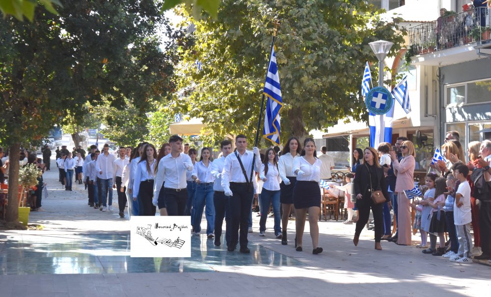 Βίντεο: Η παρέλαση για την 28η Οκτωβρίου στο Βελεστίνο