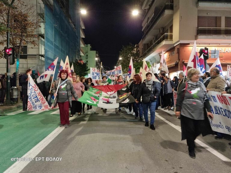 Μαζική ειρηνική πορεία για την επέτειο των 50 χρόνων από το Πολυτεχνείο