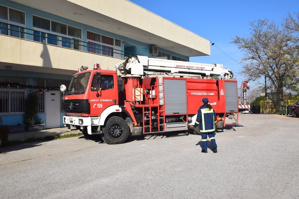 Εικόνες από την άσκηση σεισμού στο ΓΕΛ Βελεστίνου