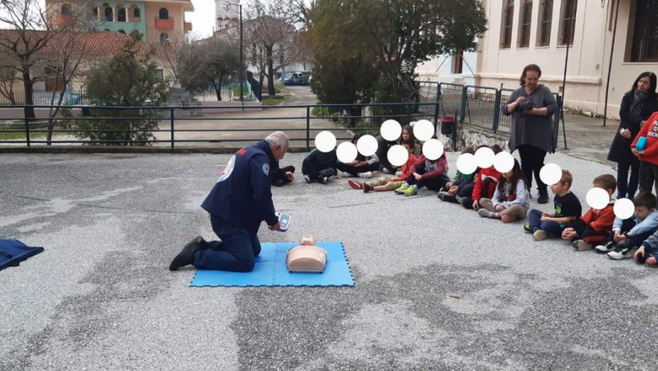 Εκπαίδευση πρώτων βοηθειών στο σχολείο Καναλίων