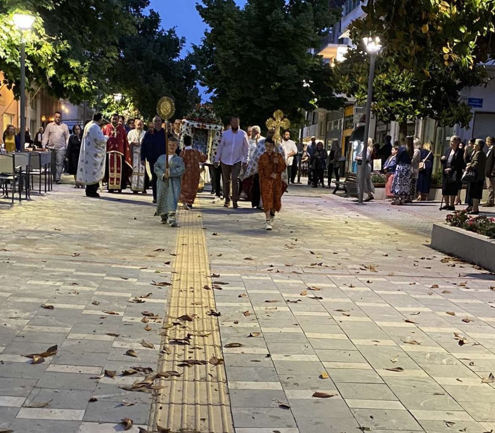 Πλήθος πιστών στους εορτασμούς των Αγίων Κωνσταντίνου και Ελένης
