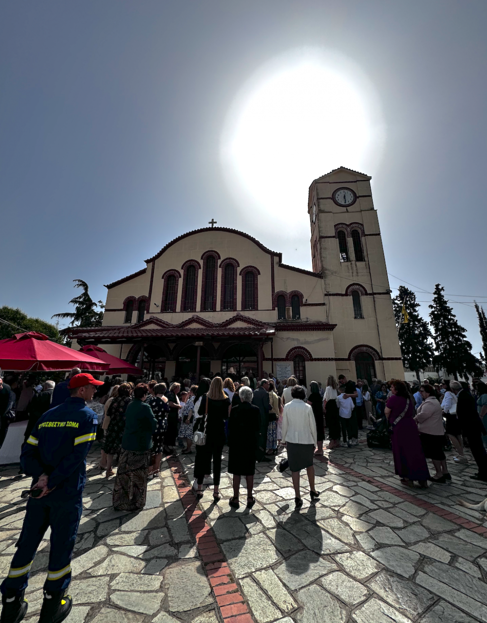 Πλήθος πιστών στους εορτασμούς των Αγίων Κωνσταντίνου και Ελένης