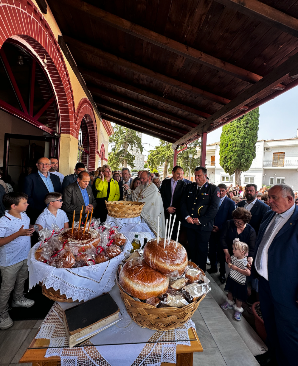 Πλήθος πιστών στους εορτασμούς των Αγίων Κωνσταντίνου και Ελένης