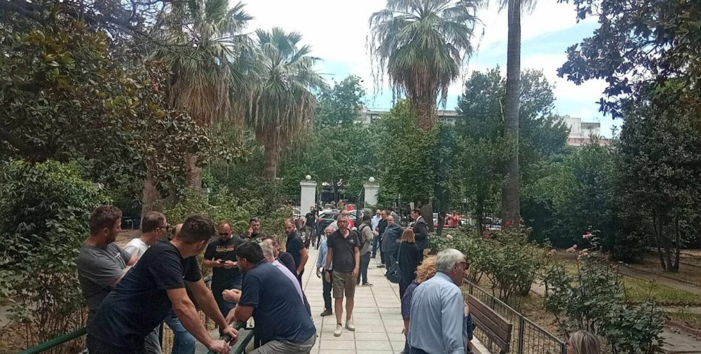 Ποινική δίωξη για απόπειρα ανθρωποκτονίας κατά συρροή 