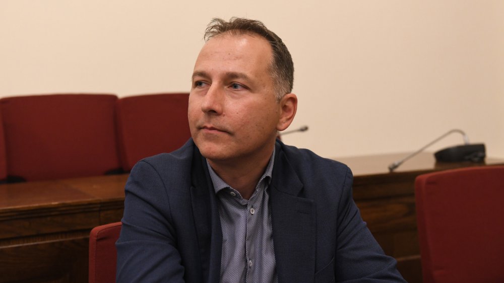 Οι απαραίτητες αυτοψίες για τη χορήγηση της στεγαστικής συνδρομής δεν έχουν ξεκινήσει καν 