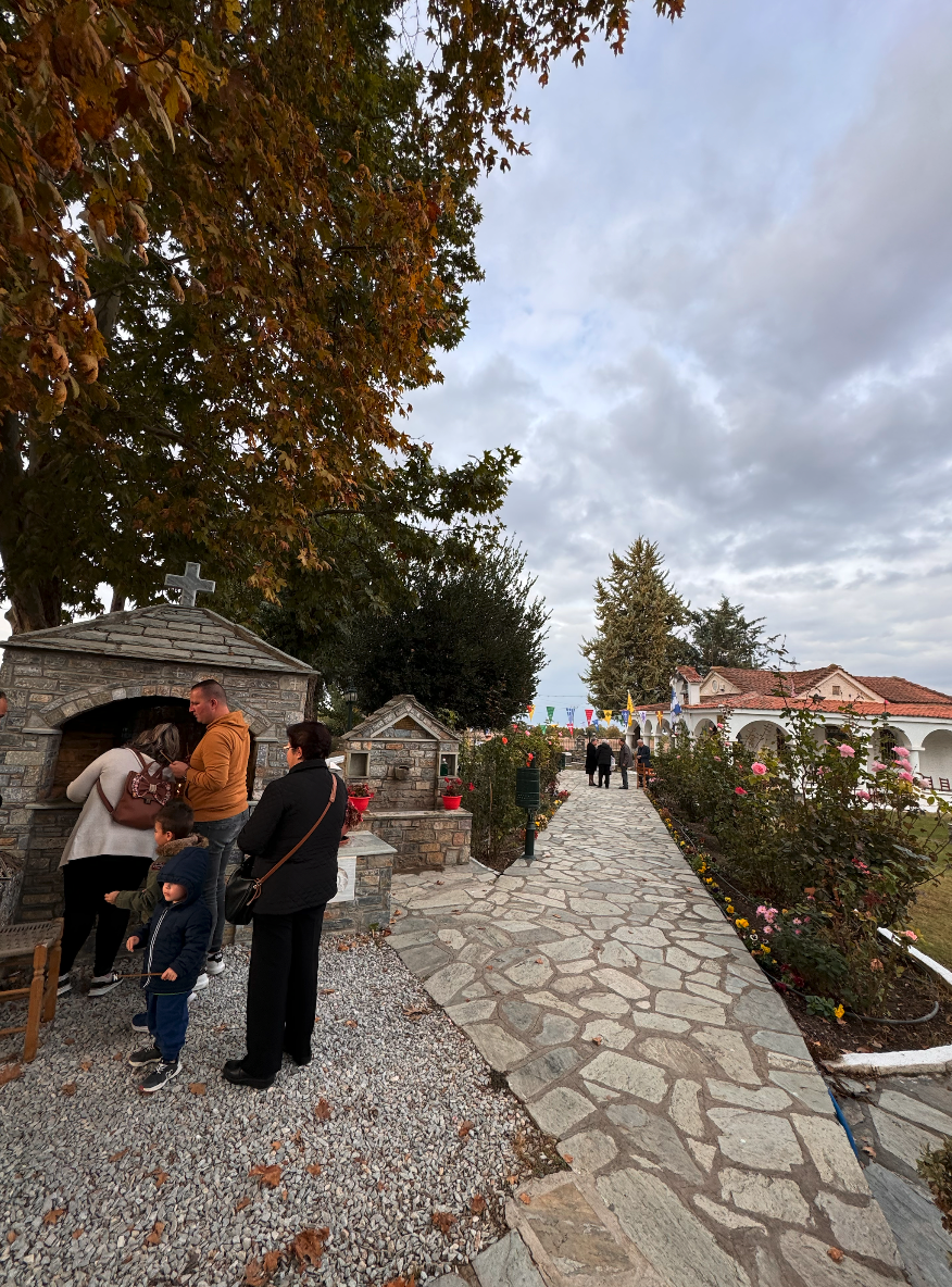 Με λαμπρότητα και πλήθος κόσμου ο εορτασμός των Αγίων Μηνά, Βίκτορος και Βικεντίου στο Βελεστίνο