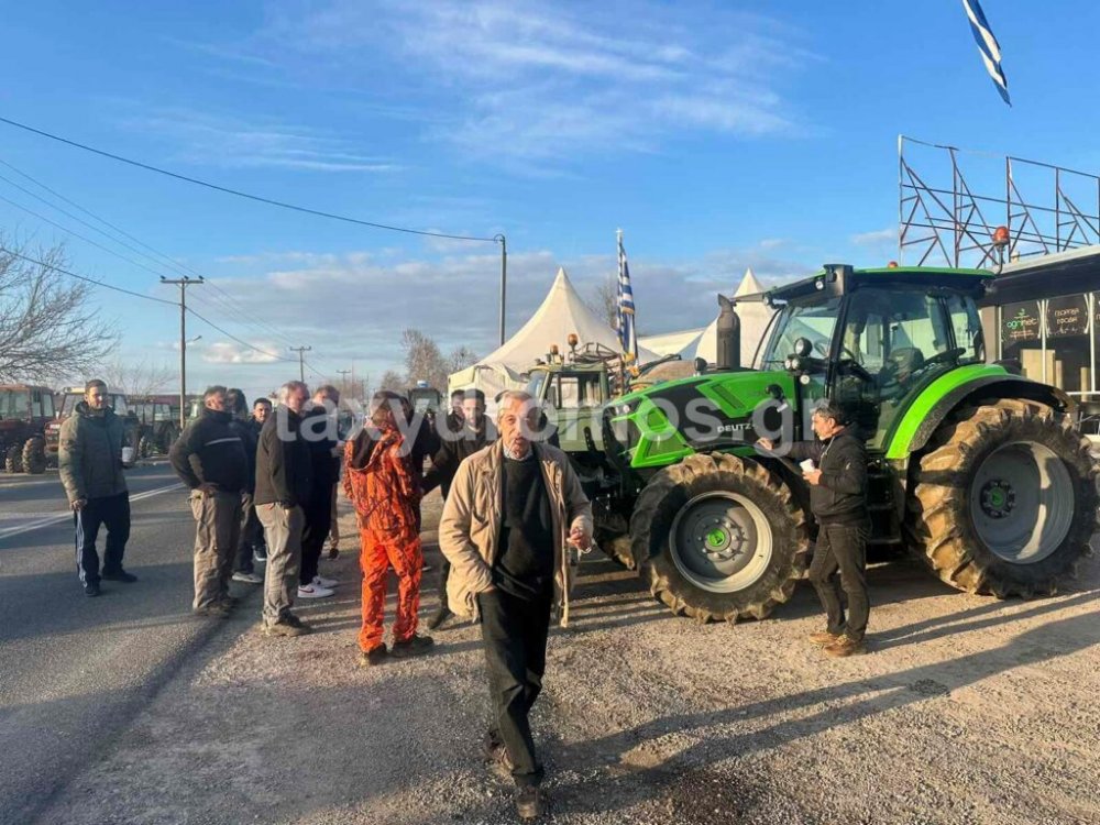 Αγρότες: Εικόνες από το νέο αποκλεισμό της παλιάς Εθνικής
