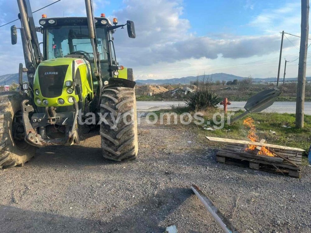 Αγρότες: Εικόνες από το νέο αποκλεισμό της παλιάς Εθνικής