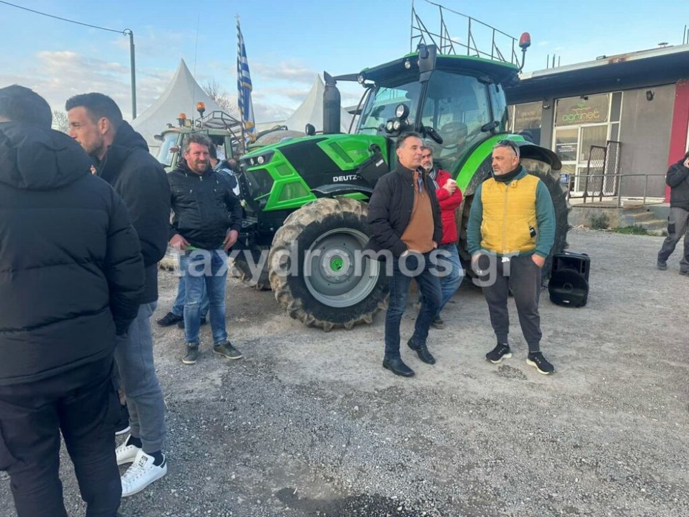 Αγρότες: Εικόνες από το νέο αποκλεισμό της παλιάς Εθνικής