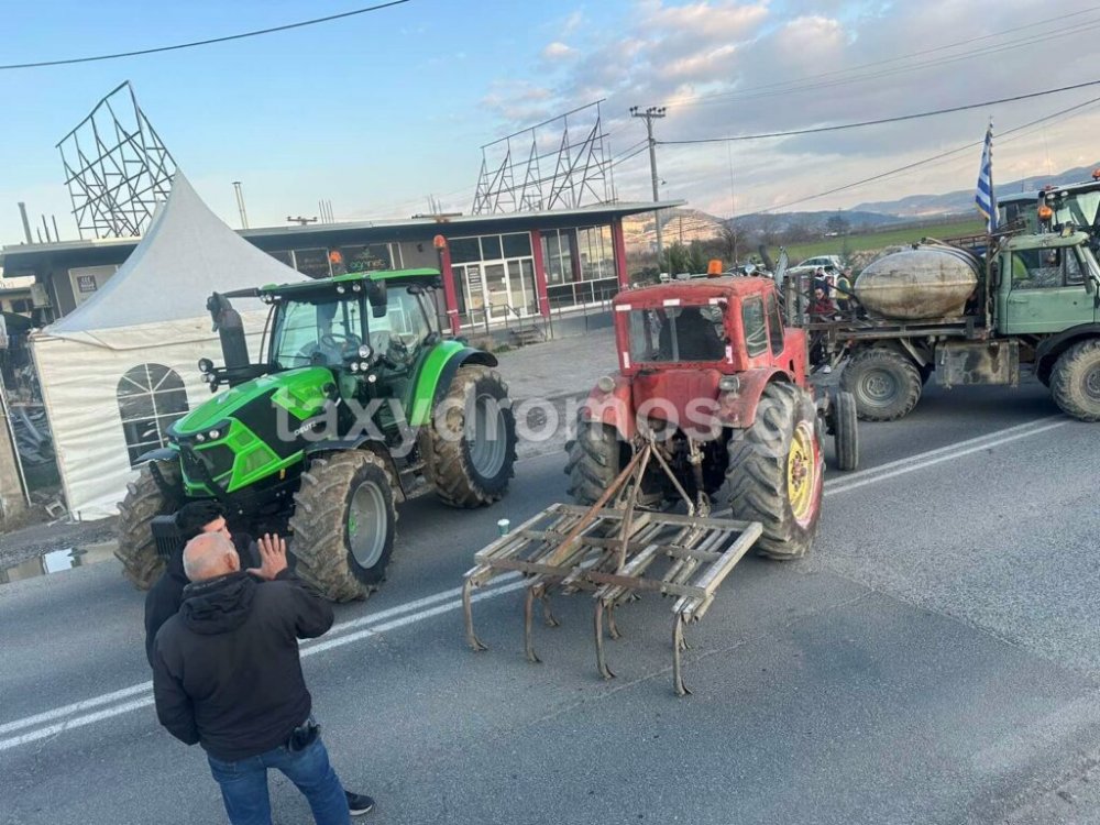 Αγρότες: Εικόνες από το νέο αποκλεισμό της παλιάς Εθνικής