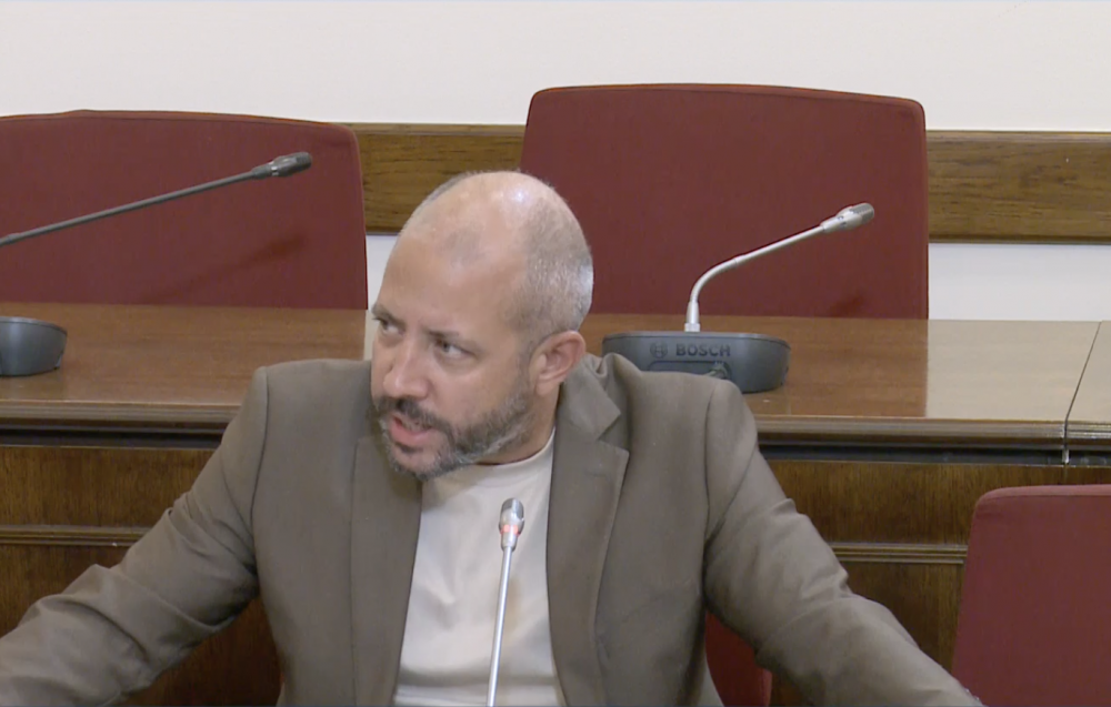 Η κυβέρνηση βάζει τώρα εισπρακτικές να «κυνηγούν» πολίτες για οφειλές στον ΕΦΚΑ