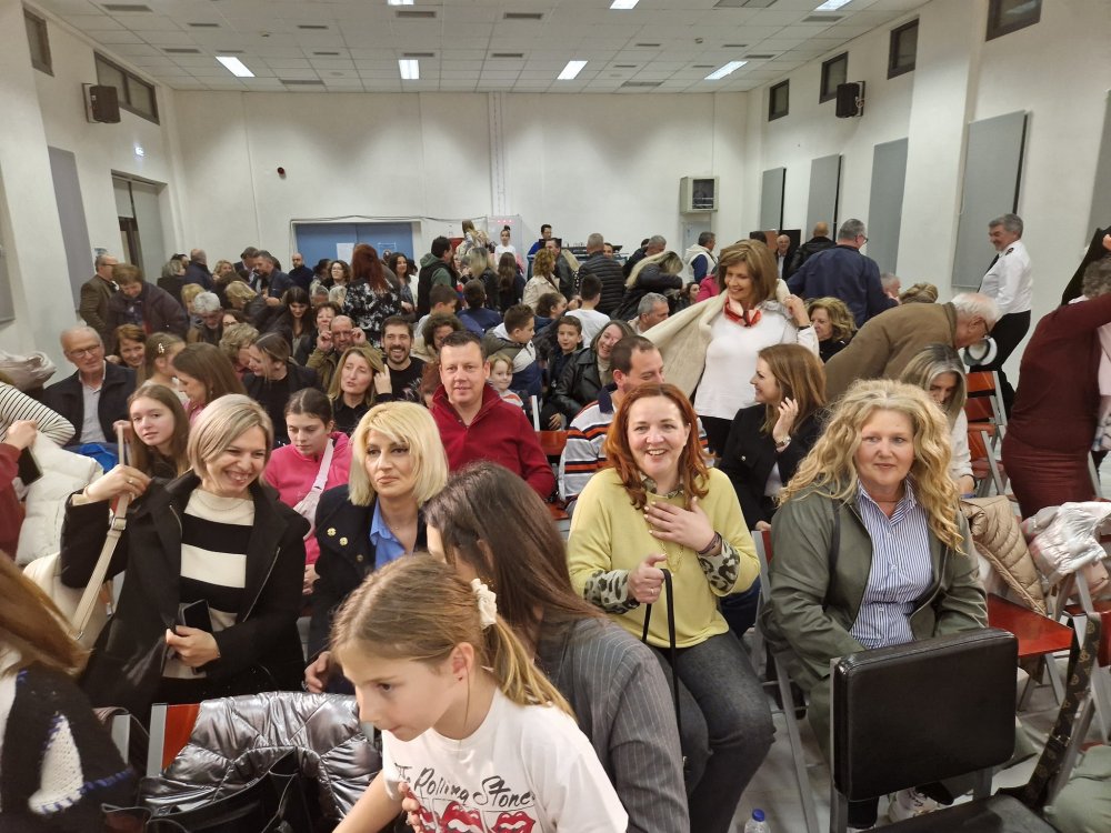 Με επιτυχία και πλήθος κόσμου οι θεατρικές παραστάσεις στο Βελεστίνο