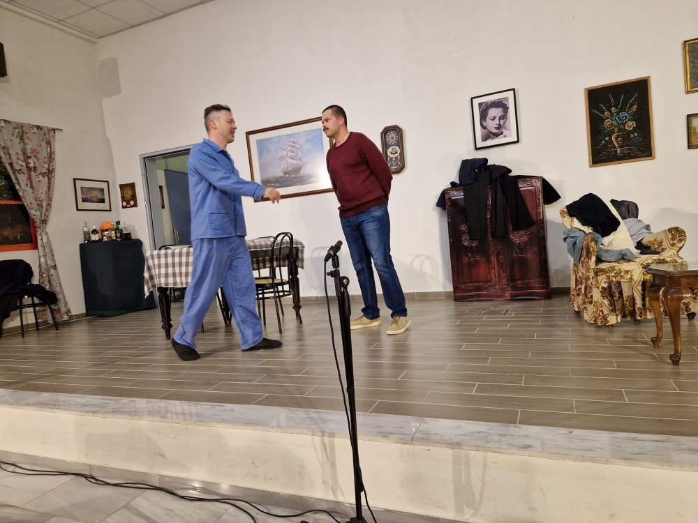 Με επιτυχία και πλήθος κόσμου οι θεατρικές παραστάσεις στο Βελεστίνο