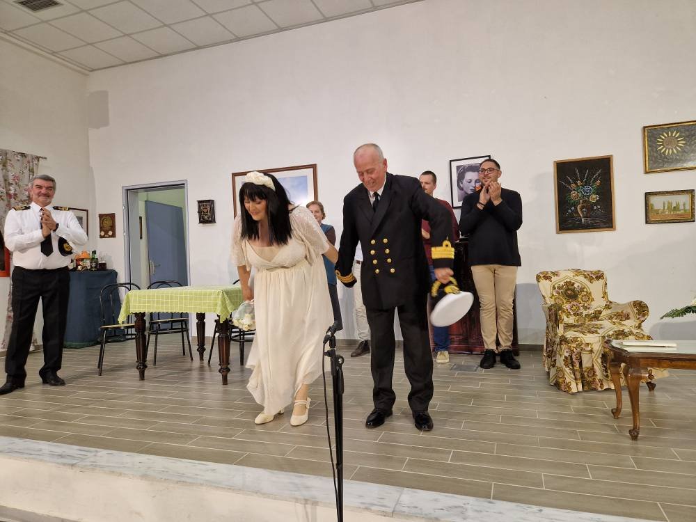 Με επιτυχία και πλήθος κόσμου οι θεατρικές παραστάσεις στο Βελεστίνο