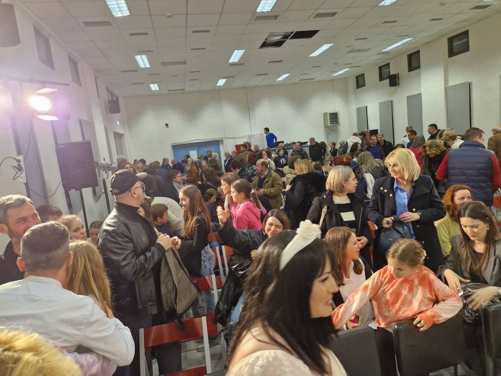 Με επιτυχία και πλήθος κόσμου οι θεατρικές παραστάσεις στο Βελεστίνο