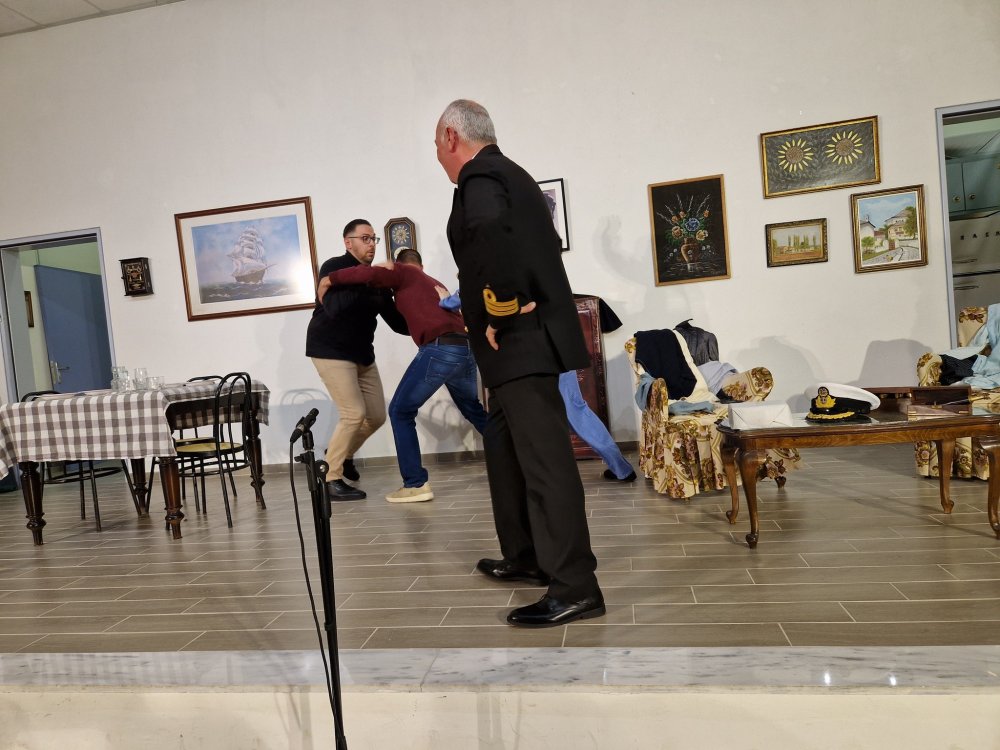 Με επιτυχία και πλήθος κόσμου οι θεατρικές παραστάσεις στο Βελεστίνο