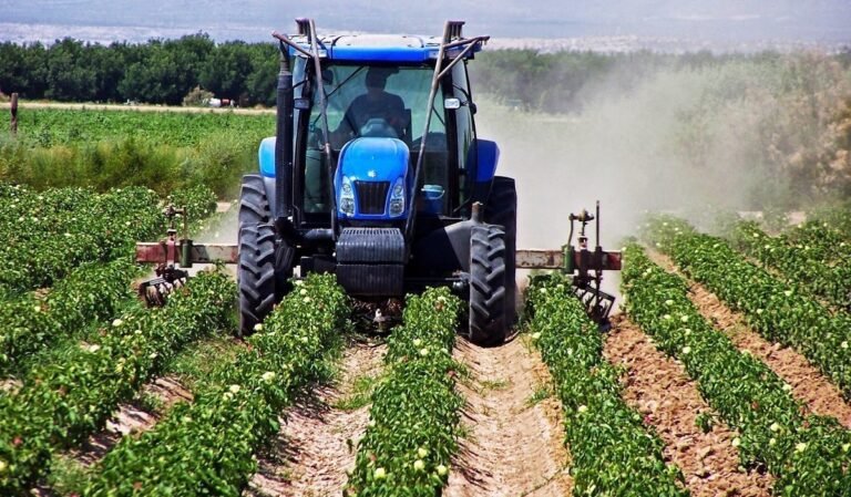 Αγρότες: Πληρωμές 161,4 εκατ. από πρόγραμμα De minimis και ΕΛΓΑ