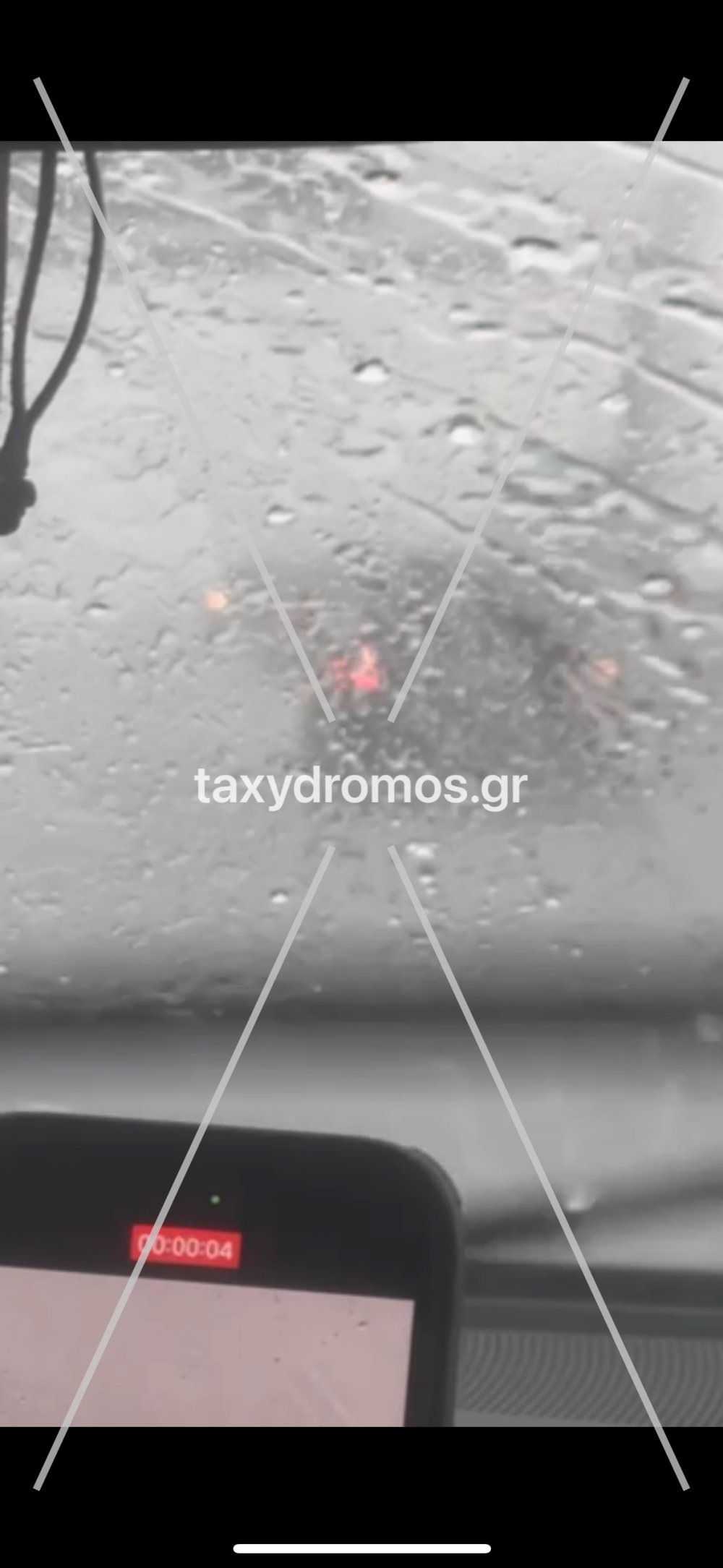 Το Σάββατο ακινητοποιήθηκαν οχήματα από τα έντονα καιρικά φαινόμενα στο ύψος του 304 ΠΕΒ