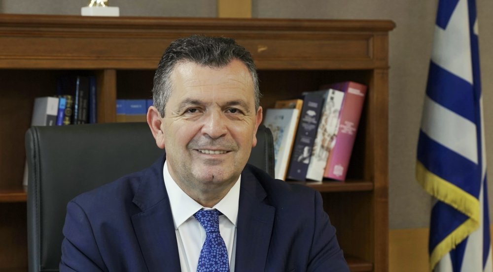 Υπέβαλα την παραίτησή μου για λόγους ευθιξίας και προκειμένου να διευκολύνω το κυβερνητικό έργο