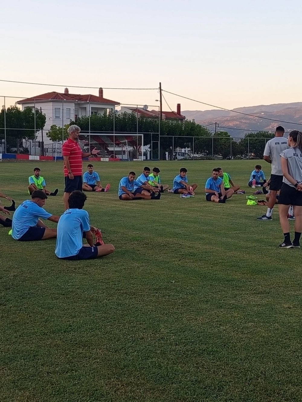 Αγία Άννα: Eικόνες από την πρώτη προπόνηση